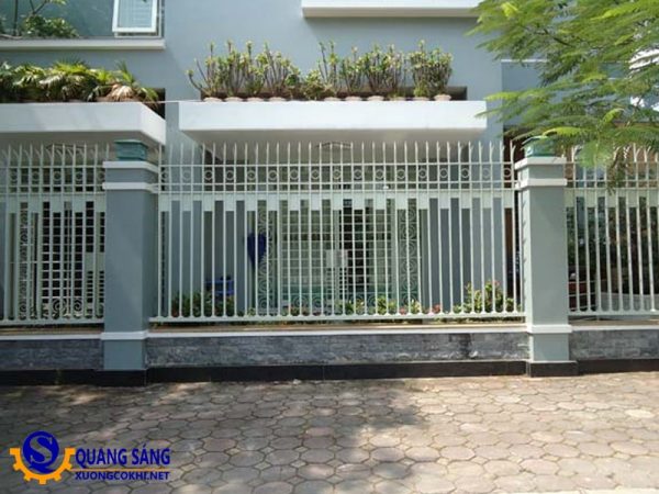 Hàng rào sắt Quang Sáng HRS-03