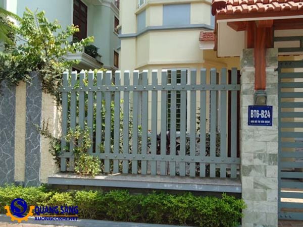 Hàng rào sắt Quang Sáng HRS-04