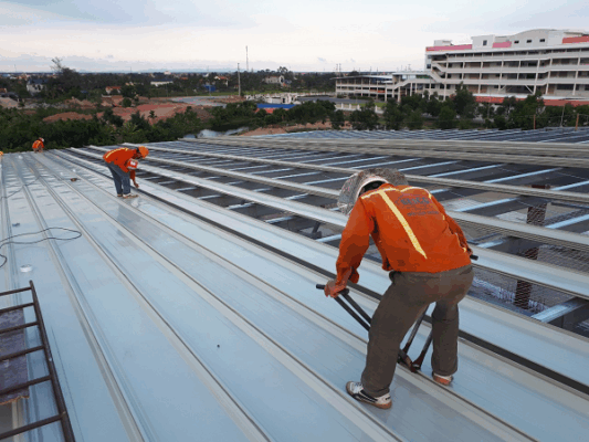 Thi cong nha xuong mai ton 2000m2 3